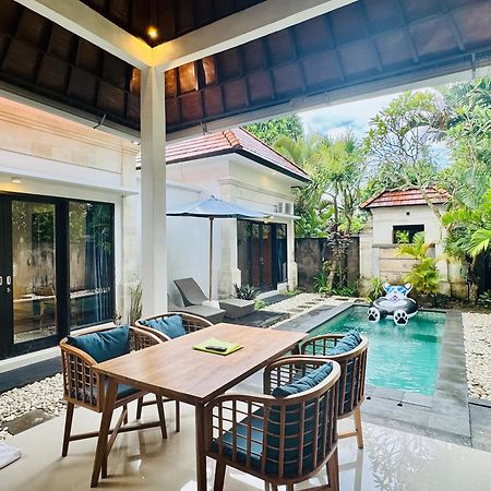 Villa Banua Seminyak エクステリア 写真